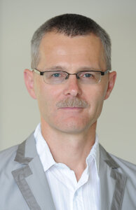 Prof. Dr. med. Winfried Häuser