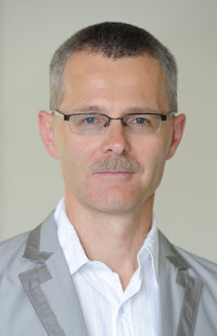 Prof. Dr. med. Winfried Häuser