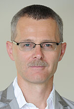 Prof. Dr. med. Winfried Häuser