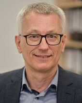 Prof. Dr. rer. nat. Ulrich Jaehde Prof. Dr. rer. nat. Ulrich Jaehde