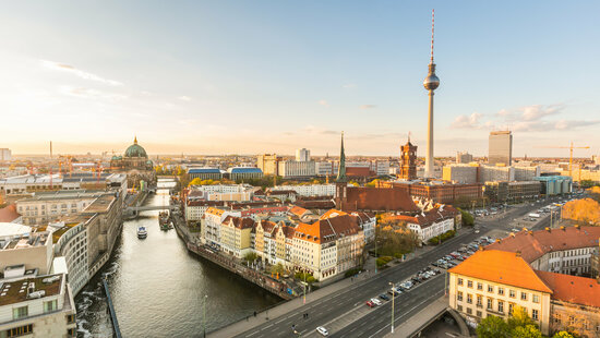 Berlin aerial view at sunset Berlin_AdobeStock_134992329