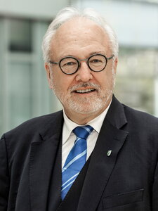  Rudolf Henke